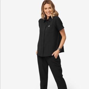 Figs scrub top in Black XL Pilar style